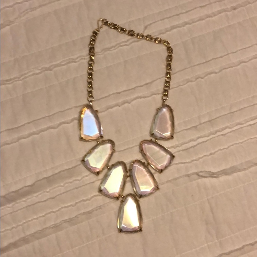 Kendra Scott necklace